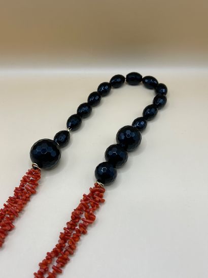RAJOLA 
Superbe collier en or jaune 18 carats...
