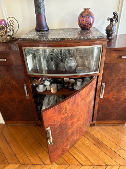 Epoque Art déco, circa 1930
Superbe buffet...