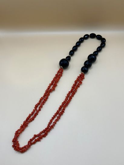 RAJOLA 
Superbe collier en or jaune 18 carats...