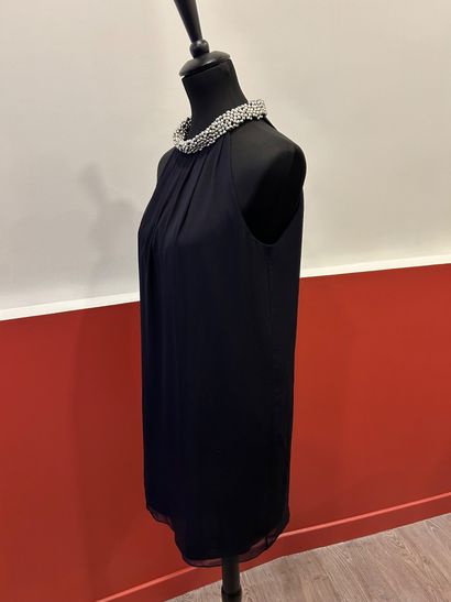 DIANE VON FURSTENBERG 
Robe noire 100% soie...