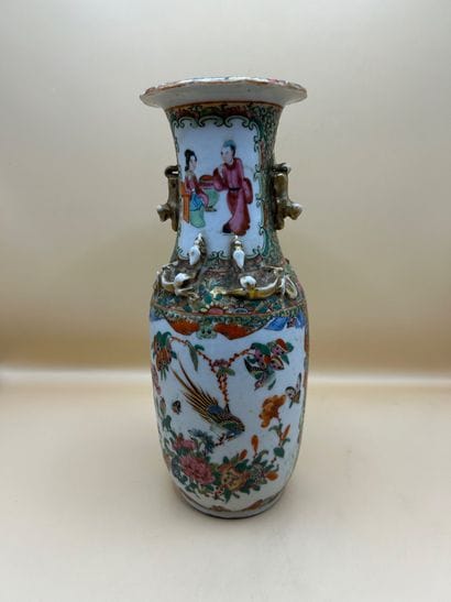 CANTON
Porcelain baluster vase with polychrome...
