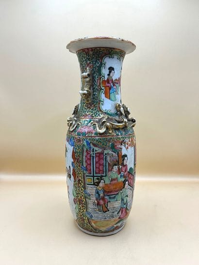 CANTON
Porcelain baluster vase with polychrome...