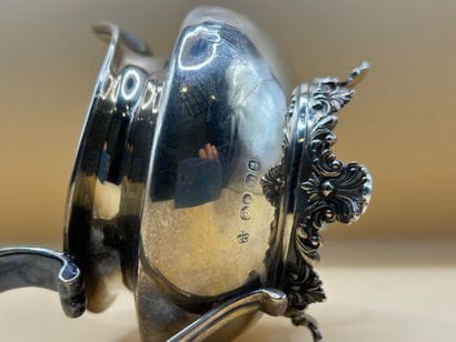 Silver coffee pot (950/1000) 