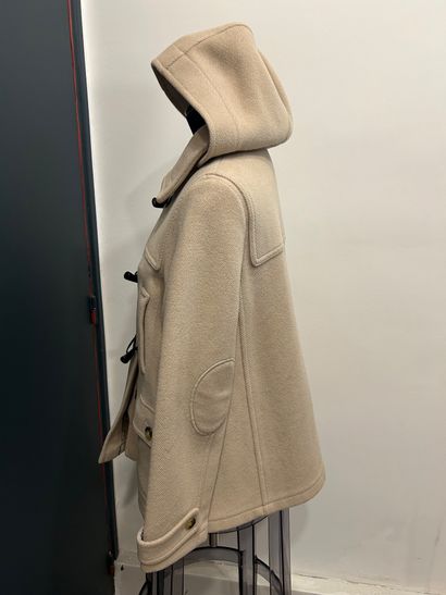 BURBERRY 
Circa 2005
100% beige wool duffle...