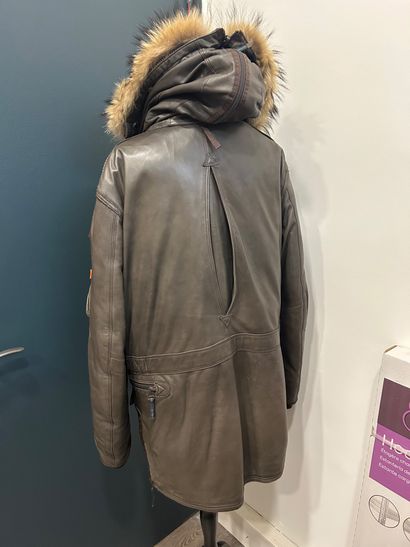 PARAJUMPERS
Men's brown parka jacket in imitation...
