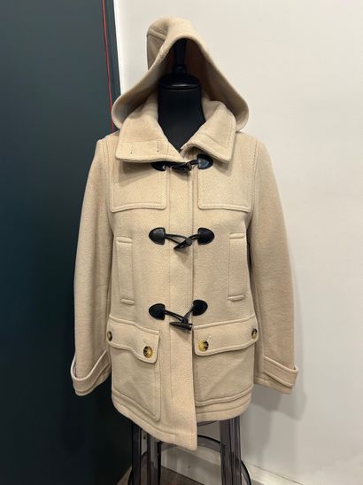 BURBERRY 
Circa 2005
100% beige wool duffle...
