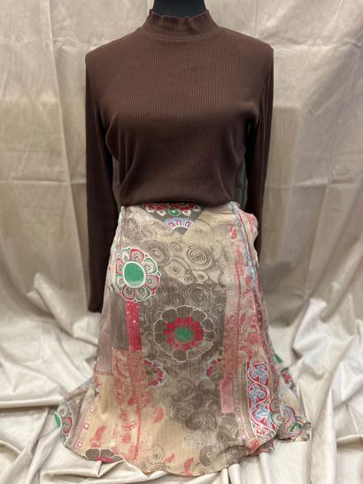 KENZO Jungle
100% silk skirt with floral...