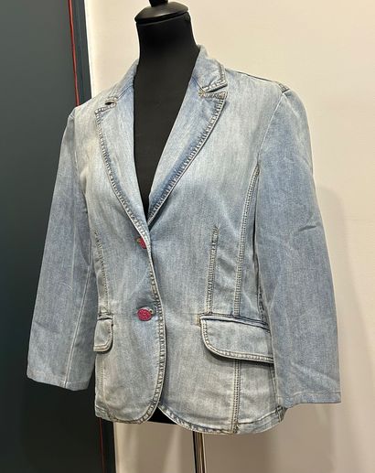 ESCADA SPORT 
Slim-fit denim blazer jacket...