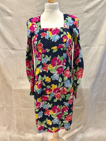 GUY LAROCHE 
Elegant 100% silk dress with...