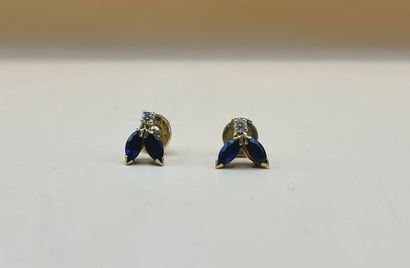 Pair of 18K (750/1000) yellow gold earrings...