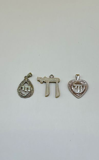 Lot comprising three 14K (585/1000) yellow...