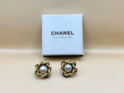 CHANEL 
Pair of ear clips in gilded brass...