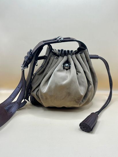 GIVENCHY 
Circa 2000
Handbag in brown calf...