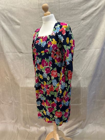 GUY LAROCHE 
Elegant 100% silk dress with...