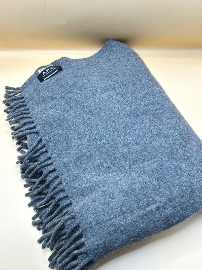 ACNE STUDIOS 
Large grey 100% wool scarf....