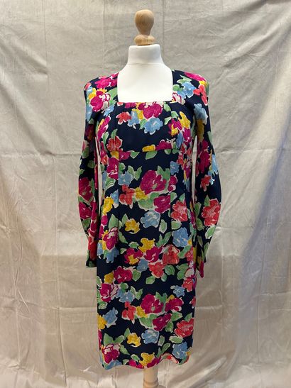 GUY LAROCHE 
Elegant 100% silk dress with...