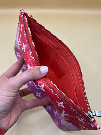 LOUIS VUITTON 
Sac à main cabas 