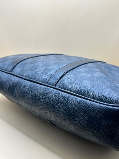 LOUIS VUITTON 
Briefcase / travel bag in...