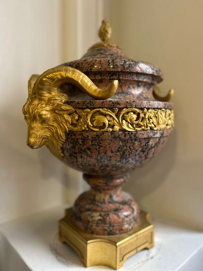 Pierre GOUTHIÈRE, d'après 
Exceptionnel vase...