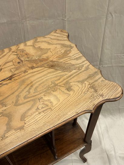 EMILE GALLÉ (1846-1904) 
Table de salon à...