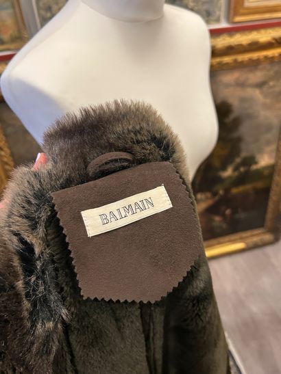 BALMAIN
Timeless brown fur-lined 