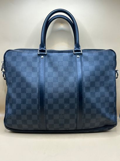 LOUIS VUITTON 
Briefcase / travel bag in...