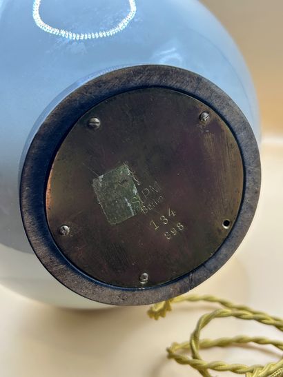 BERLIN manufacture 
Circa 1930
Pied de lampe...