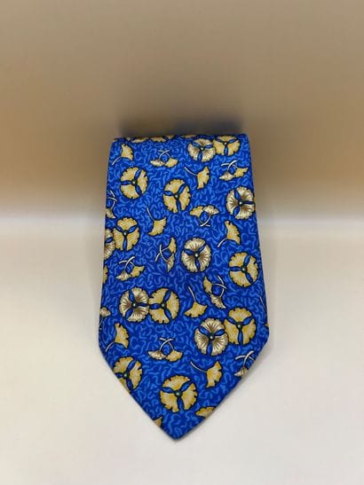 HERMÈS PARIS 
Cravate en twill de soie.