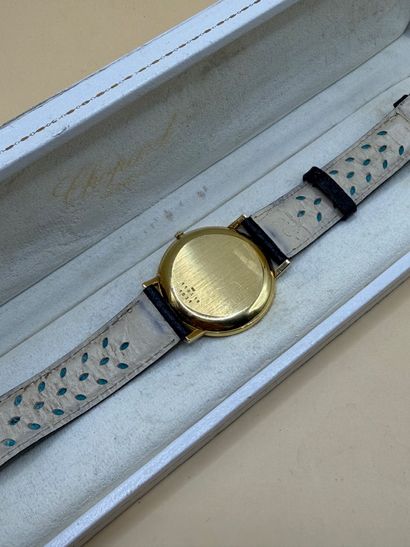 CHOPARD
Montre de ville en or jaune 18 carats...