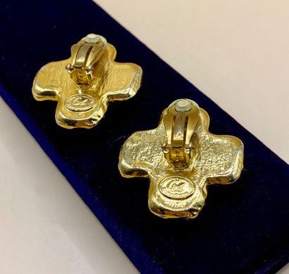 CHRISTIAN LACROIX 
Paire de clips d'oreilles...