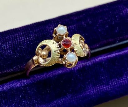 Ravissante bague en or jaune 18 carats (750/1000)...