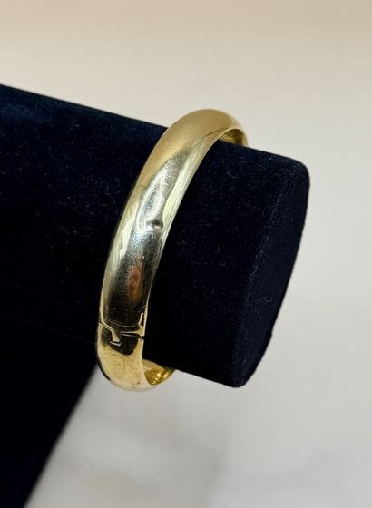 Bracelet jonc en or jaune 18 carats (750/1000)....