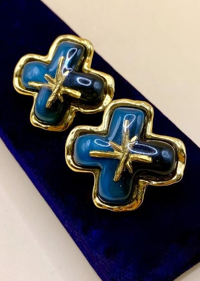 CHRISTIAN LACROIX 
Paire de clips d'oreilles...