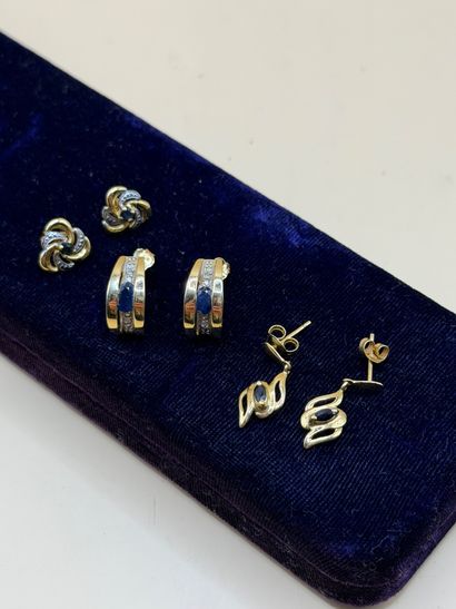 Paire de dormeuses en or jaune 18 carats...