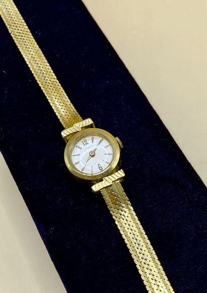 Ernest BOREL 
Montre de dame en or jaune...