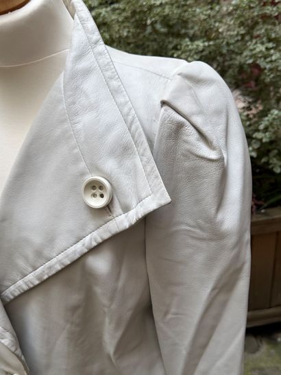 CHRISTIAN DIOR 
Veste overzize en cuir blanc...