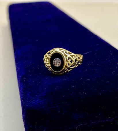 Bague dôme en or jaune 18 carats (750/1000)...