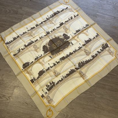 HERMÈS PARIS 
Foulard en twill de soie 