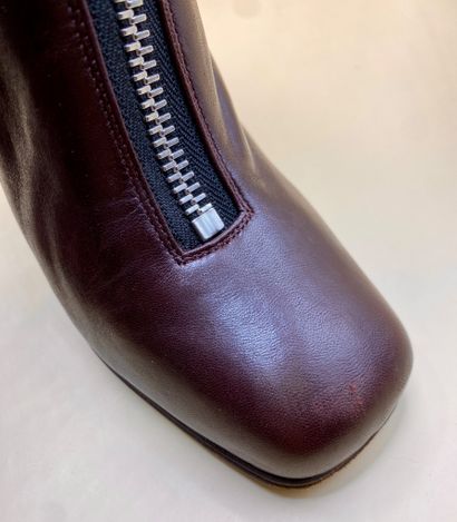 CÉLINE 
Paire de bottines en cuir d'agneau...