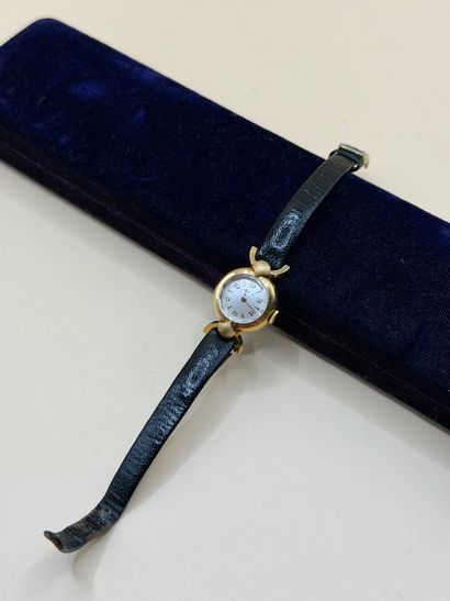 ZENITH 
Montre de dame en or jaune 18 carats...