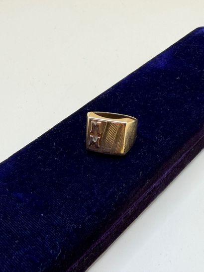 Chevalière en or jaune 18 carats (750/1000)...