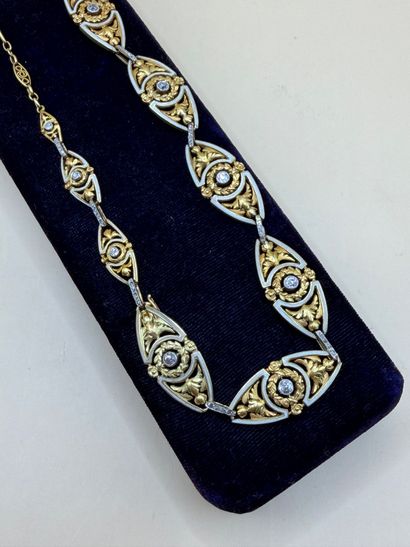 Exceptionnel et ravissant collier transformable...
