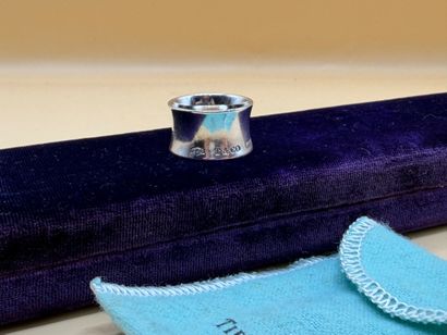TIFFANY & CO 
Bague jonc en argent (925/1000)....