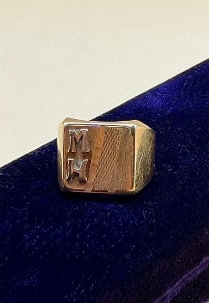 Chevalière en or jaune 18 carats (750/1000)...