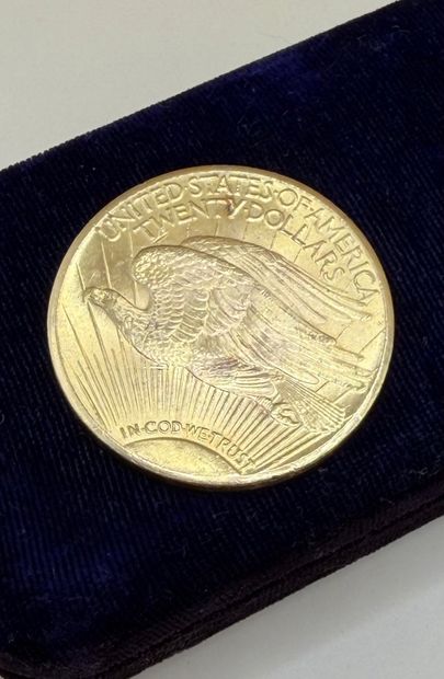 Pièce de 20 dollars US or Liberty 1927. 

Lot...