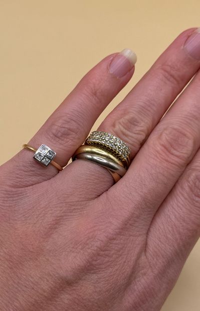 Bague en or jaune et gris 18 carats (750/1000)...