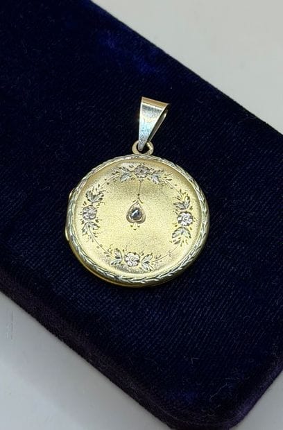 Pendentif médaillon en or jaune et gris 18...