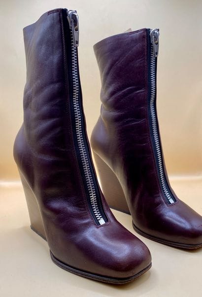 CÉLINE 
Paire de bottines en cuir d'agneau...