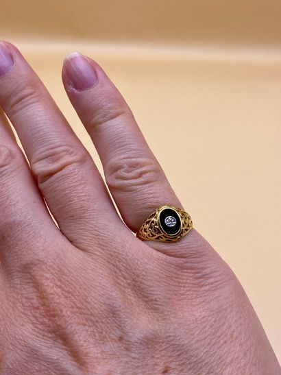 Bague dôme en or jaune 18 carats (750/1000)...