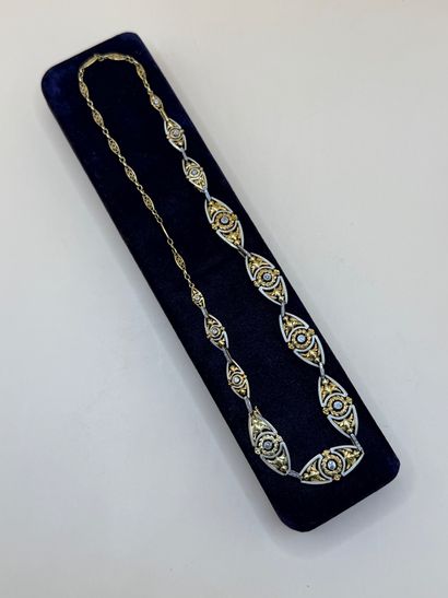 Exceptionnel et ravissant collier transformable...